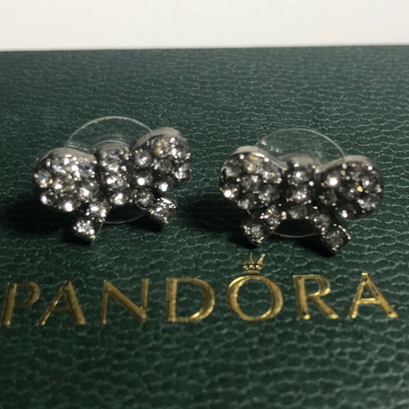 Bow Earrings - Picture 2 of 3